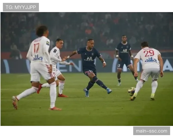 法甲教练如何应对密集赛程 阵容轮换决策影响赛季走势 法甲教练如何应对密集赛程 阵容轮换决策影响赛季走势